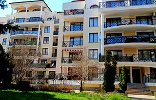 Тристаен апартамент в к.к. Златни пясъци