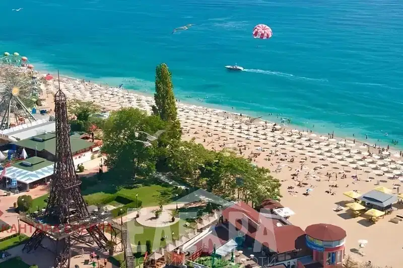 3-bedroom apartment in Zlatni Pyasyci