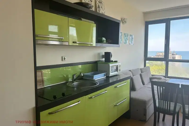 3-bedroom apartment in Zlatni Pyasyci