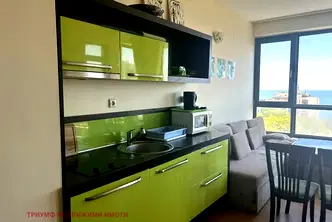 Тристаен апартамент в к.к. Златни пясъци