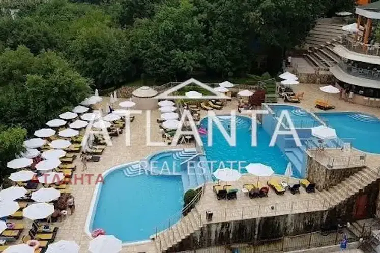 3-bedroom apartment in Zlatni Pyasyci