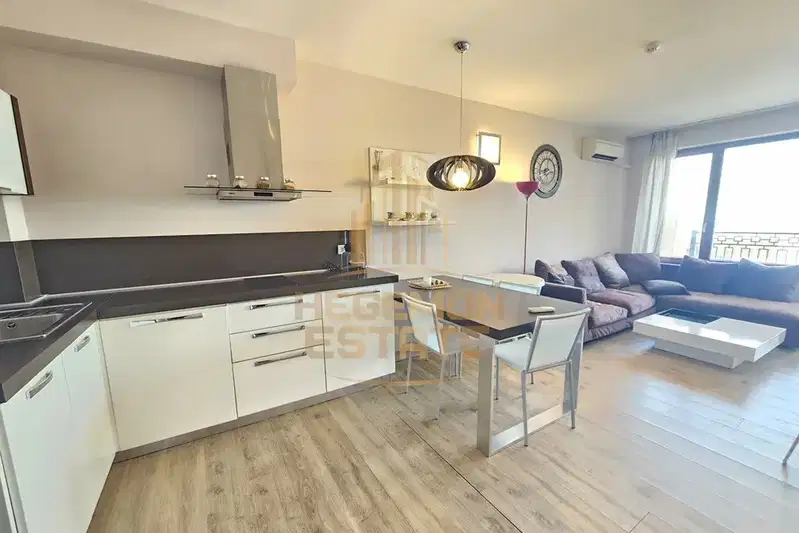3-bedroom apartment in Zlatni Pyasyci