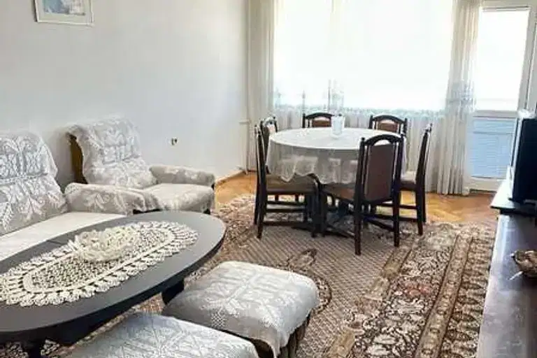 Тристаен апартамент в Кърджали, Център