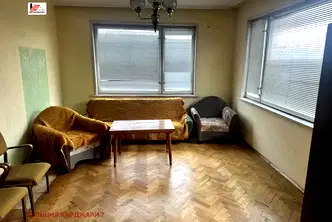 Тристаен апартамент в Кърджали, Център