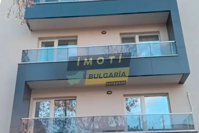 3-bedroom apartment in Kyrdjali, Centyr