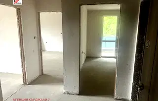 Тристаен апартамент в Кърджали, Център