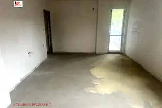 Тристаен апартамент в Кърджали, Център