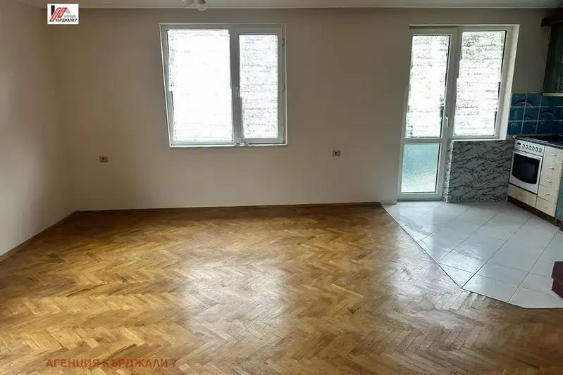 Многостаен апартамент в Кърджали, Център