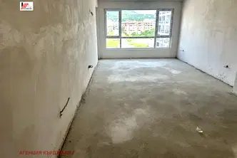 Двустаен апартамент в Кърджали, Възрожденци