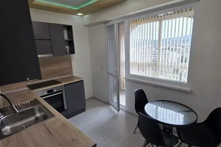 2-bedroom apartment in Kyrdjali, Vyzrojdenci
