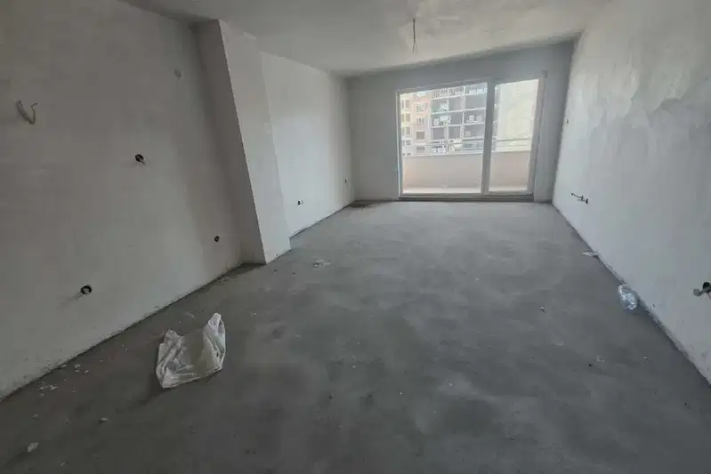 3-bedroom apartment in Kyrdjali, Vyzrojdenci