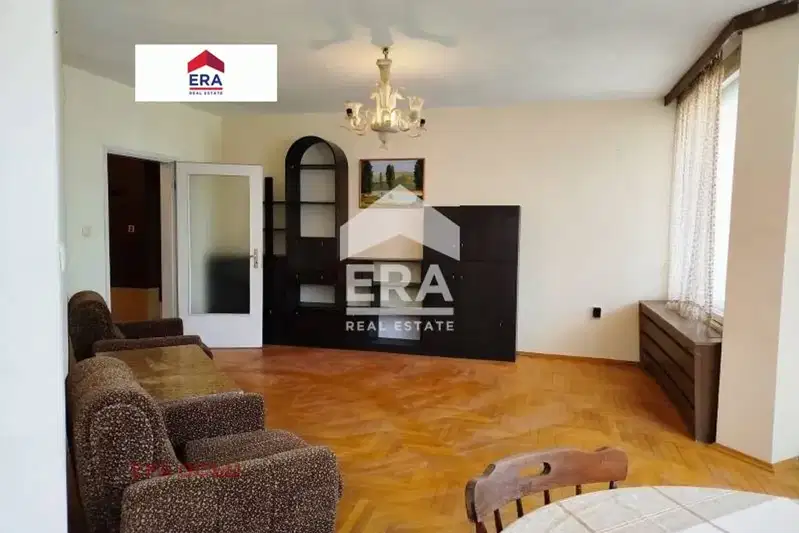 3-bedroom apartment in Lovech, Centyr