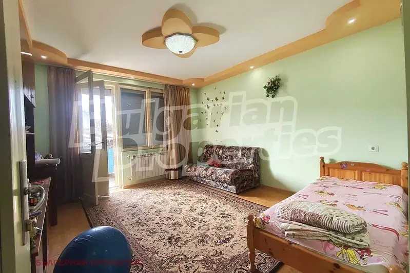 4-bedroom apartment in Lovech, Centyr