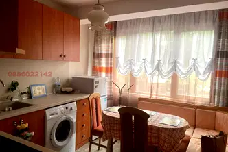 Тристаен апартамент в Ловеч, Център
