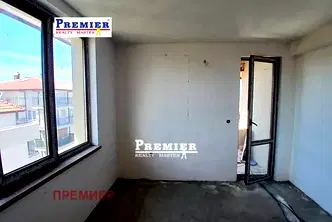 Тристаен апартамент в Бургас, Несебър