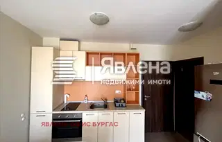 Тристаен апартамент в Бургас, Несебър