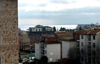 Тристаен апартамент в Бургас, Несебър