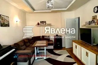Тристаен апартамент в Бургас, Несебър