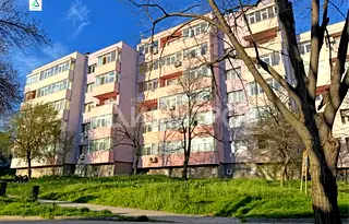 Тристаен апартамент в Шумен, Нови пазар