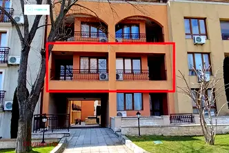Тристаен апартамент в Бургас, Обзор