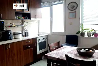 Тристаен апартамент в Пазарджик, Център