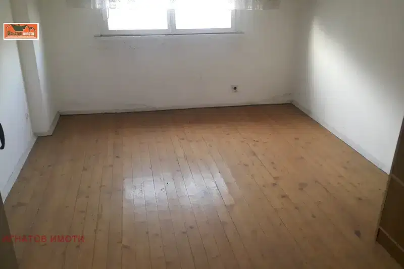 3-bedroom apartment in Pazardjik, Idealen Centyr