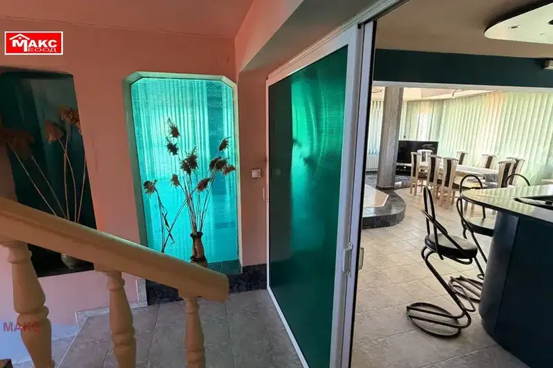 5-bedroom apartment in Pernik, Centyr