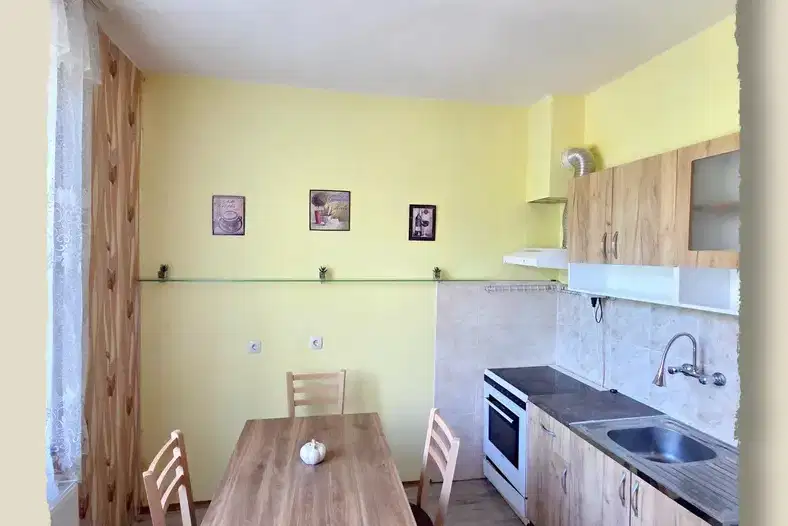 Двустаен апартамент в Перник, Център