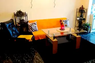 Тристаен апартамент в Перник, Изток