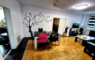 Тристаен апартамент в Перник, Изток