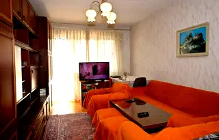 Двустаен апартамент в Перник, Изток