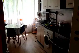 Двустаен апартамент в Перник, Изток