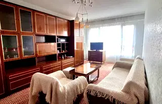 Тристаен апартамент в Перник, Изток