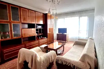 Тристаен апартамент в Перник, Изток