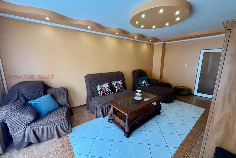 3-bedroom apartment in Pernik, Moshino