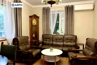 Тристаен апартамент в Плевен, Идеален център