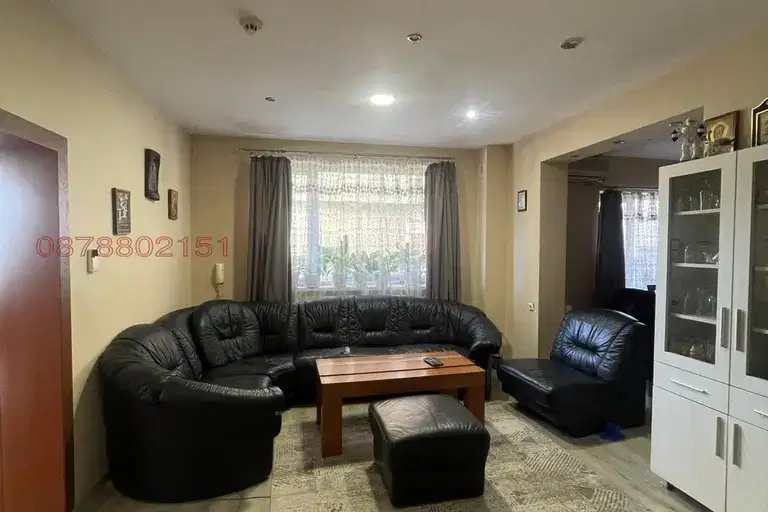 3-bedroom apartment in Pleven, Shirok Centyr
