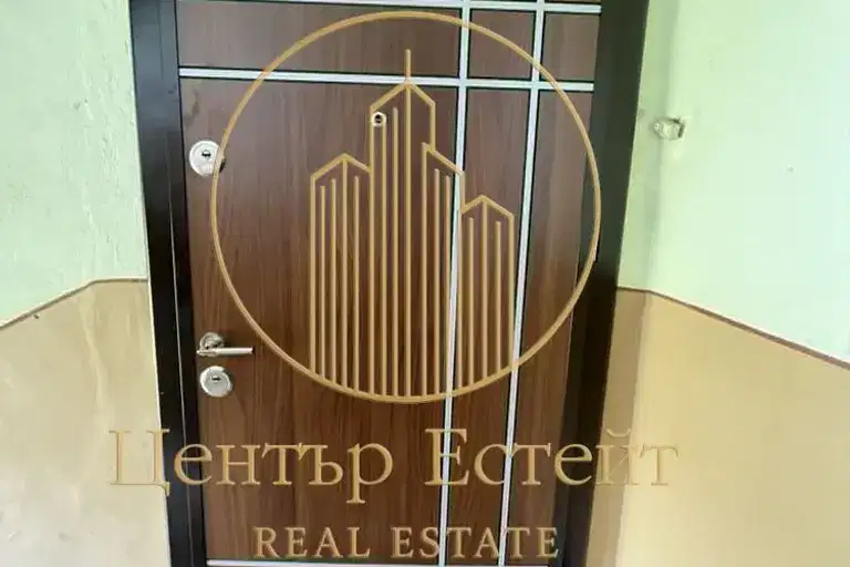 4-bedroom apartment in Pleven, Storgoziya