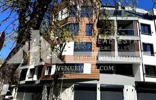 Двустаен апартамент в Център, Пловдив с тераса