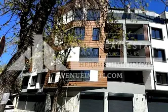 Двустаен апартамент в Център, Пловдив с тераса
