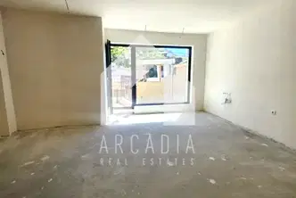 Двустаен апартамент в Център, Бунарджика с веранда