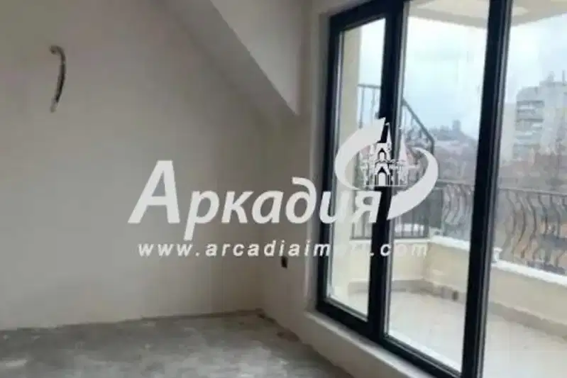 3-bedroom apartment in Plovdiv, Centyr