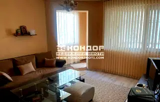 Тристаен апартамент с тераса в Център, Военна Болница, Пловдив