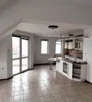 Тристаен апартамент с три тераси в Център, Пловдив