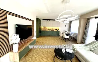 Тристаен апартамент с две тераси в Център, Пловдив