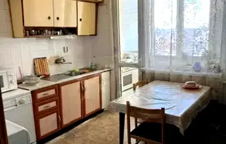 Тристаен апартамент в Център Пловдив с тераса на 9-ти етаж
