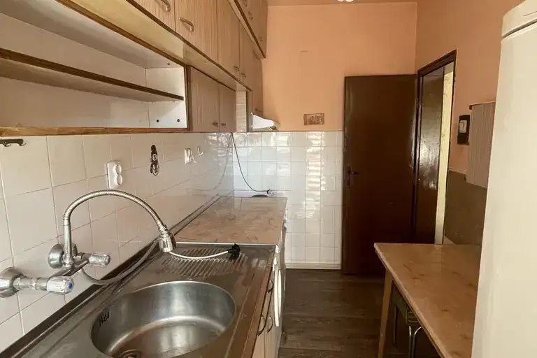 Тристаен апартамент в Център, Пловдив с две тераси