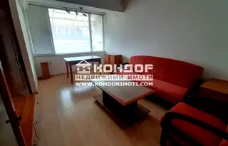 Тристаен апартамент с две тераси в Център, Пловдив