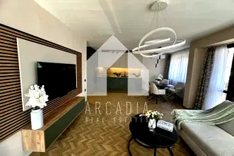 Просторен 3-стаен апартамент в Център, Пловдив с тераси