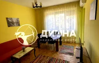 Тристаен апартамент в Център, Пловдив с две тераси